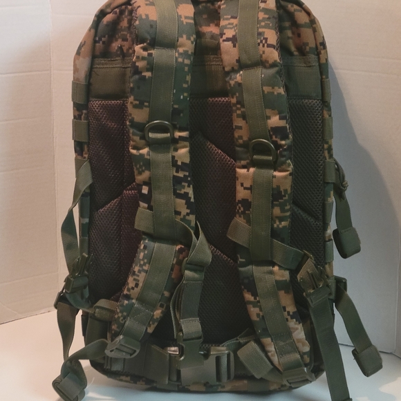 RED ROCK BACKPACK - Picture 4 of 14